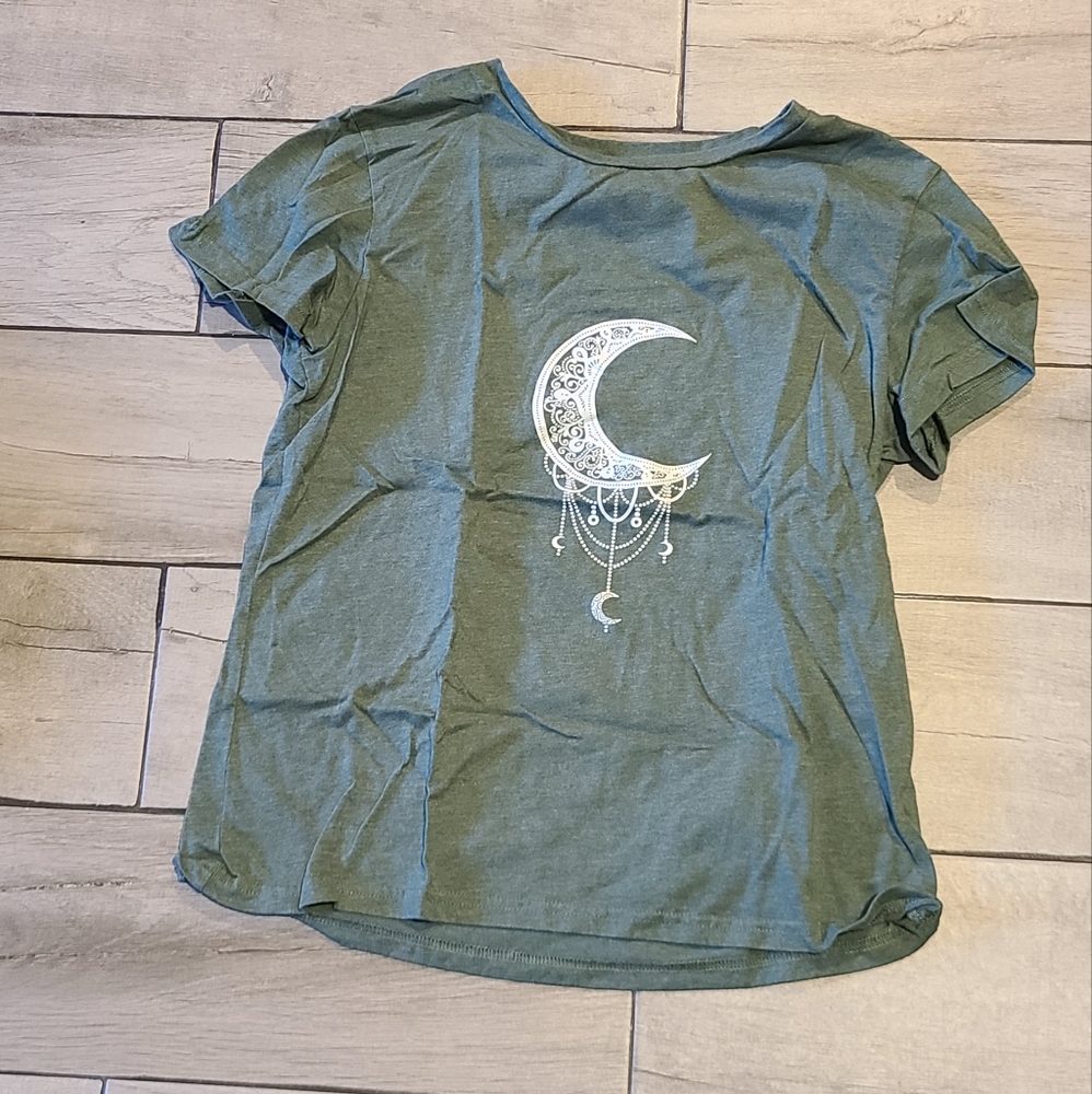🥠Shein Moon Mandala print tee🌻